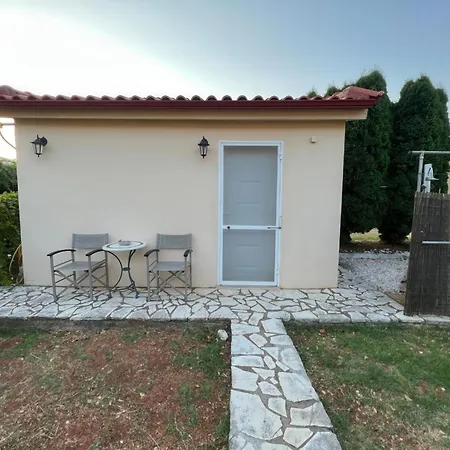 Kostoula Mini House Сasa de vacaciones *